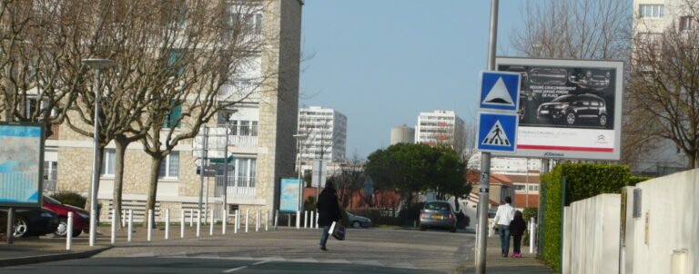 Vue des quartiers Port-Neuf et Mireuil à La Rochelle, où se trouve une médiathèque municipale